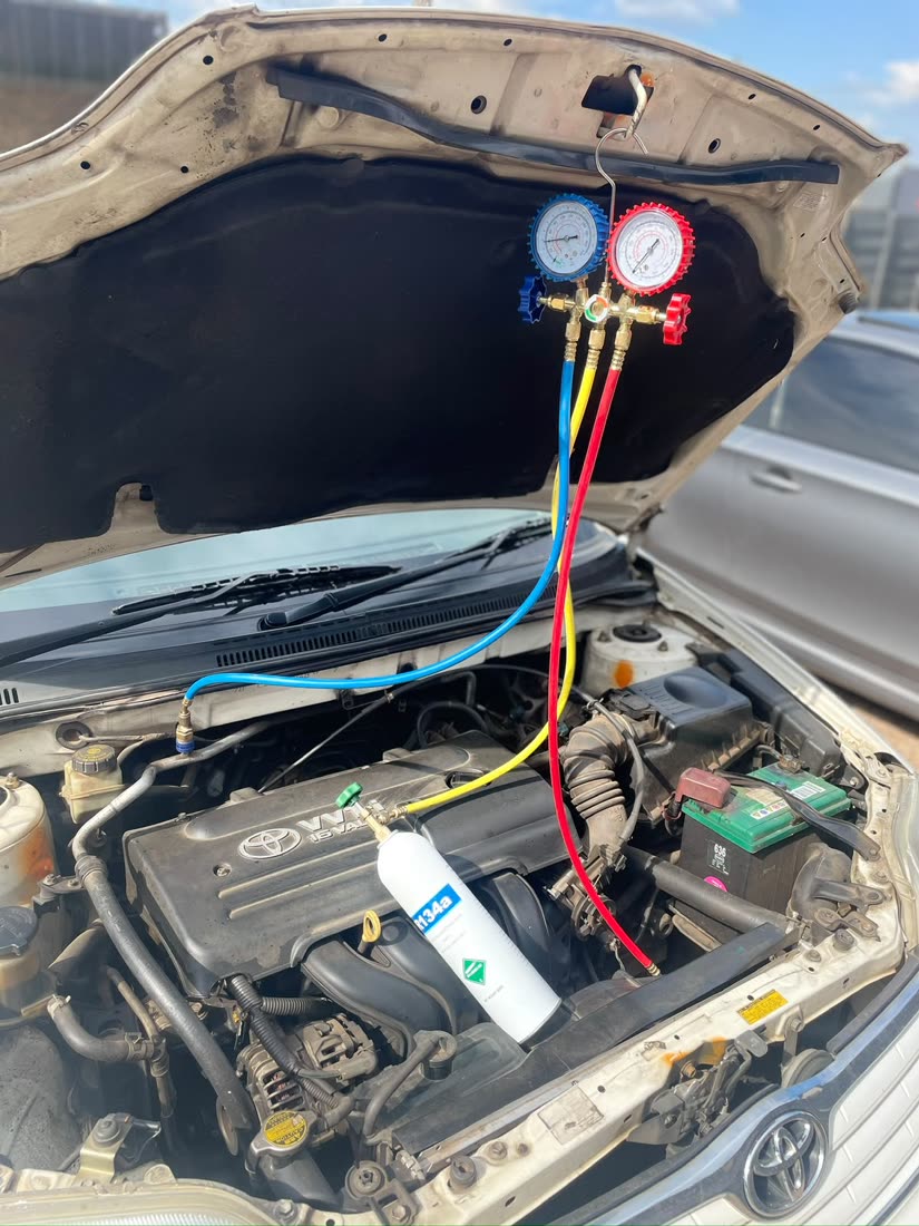R134a refrigerant regassing on a vehicle air-conditioning system