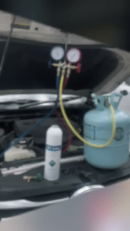 Vehicle air-conditioning regassing footage